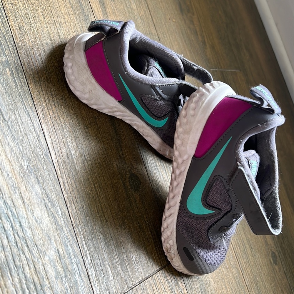 Nike shoes - girl